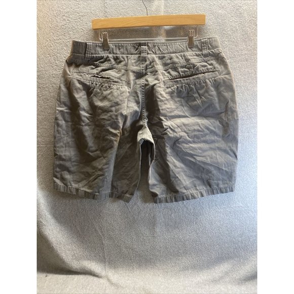 UNDER ARMOUR Men 36 Fitted Gray Cargo SHORTS Pants Knee Length Pockets Durable - Picture 3 of 6